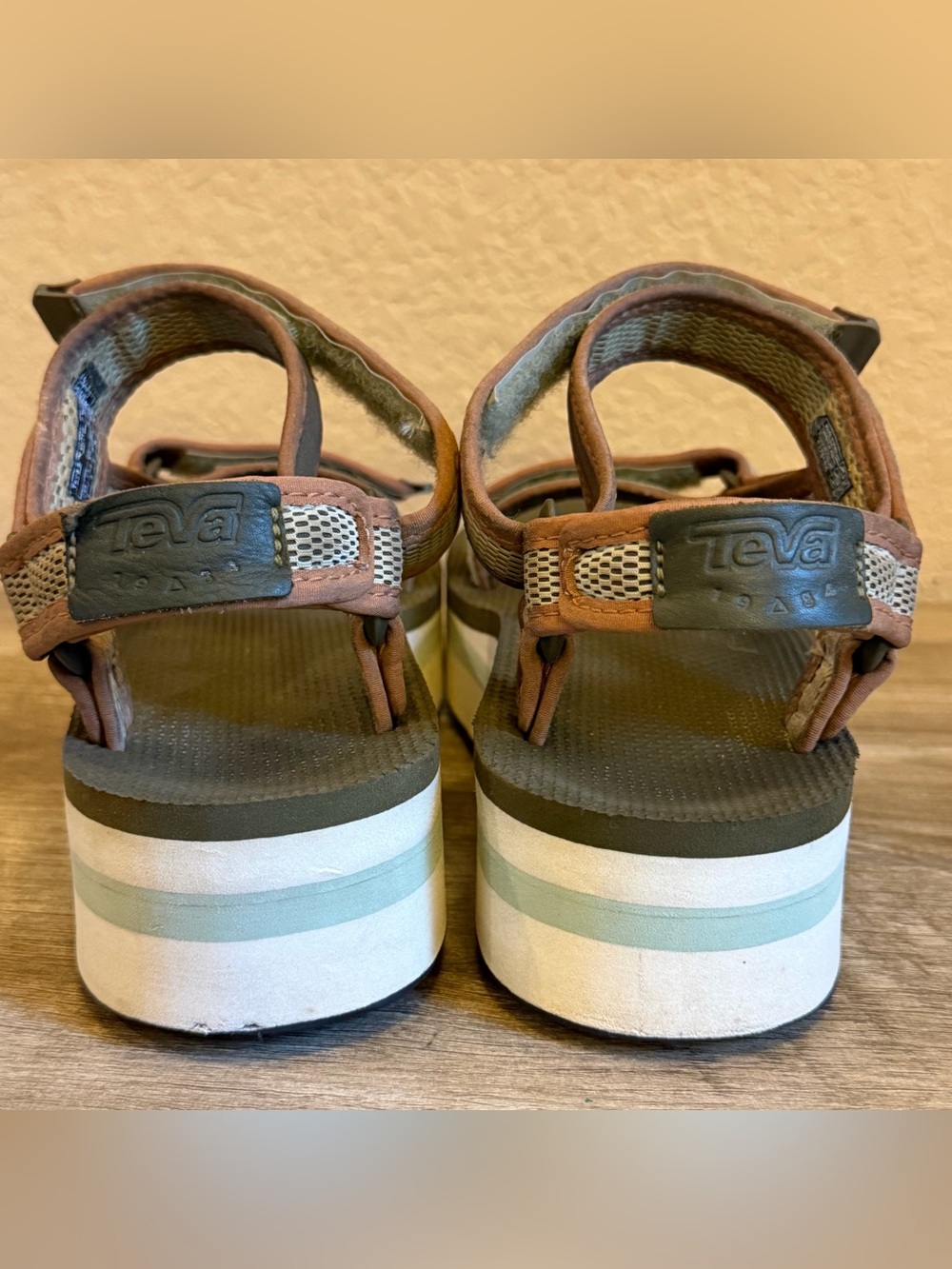 Teva Flatform Universal Sandals - Picture 5 of 13